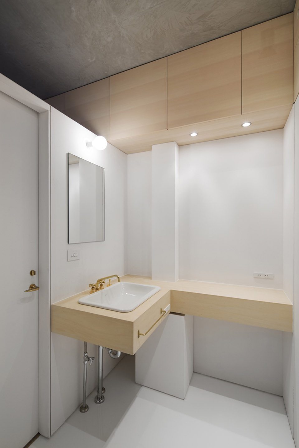 washroom Pillar form Beam formr PERSIMMON HILLS architects