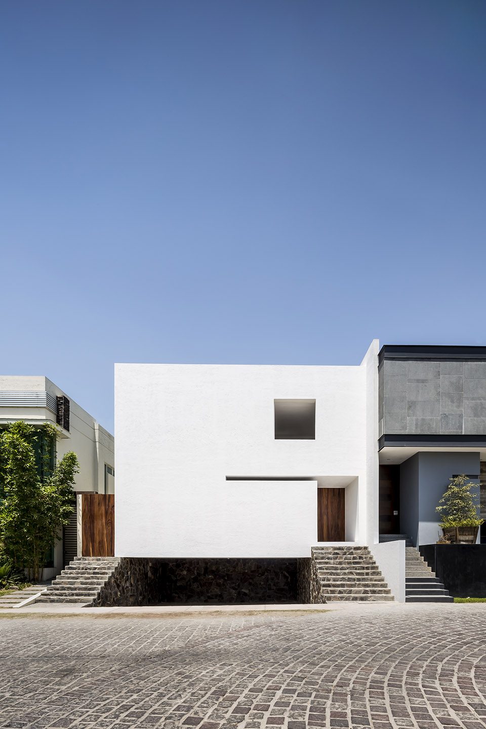 The Cave By Abraham Cota Paredes Arquitectos