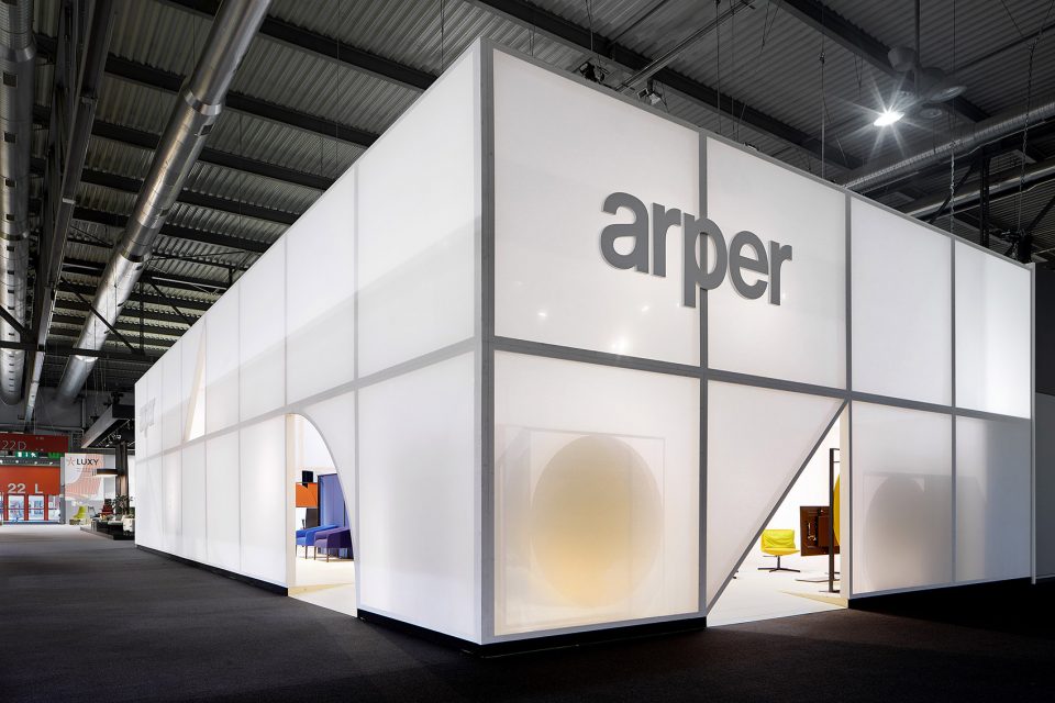 Arper’s Booth By MAIO