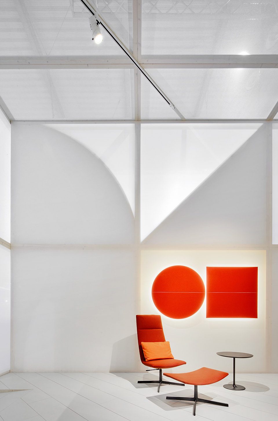 Arper’s Booth By MAIO