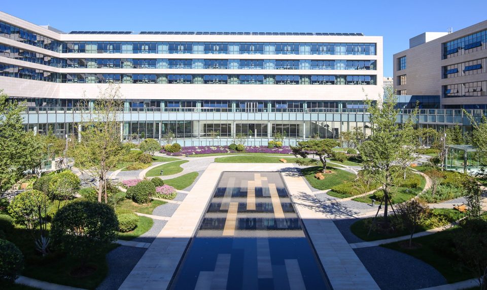 Central Gardenscape for Taikang Business School by Farmerson Architects