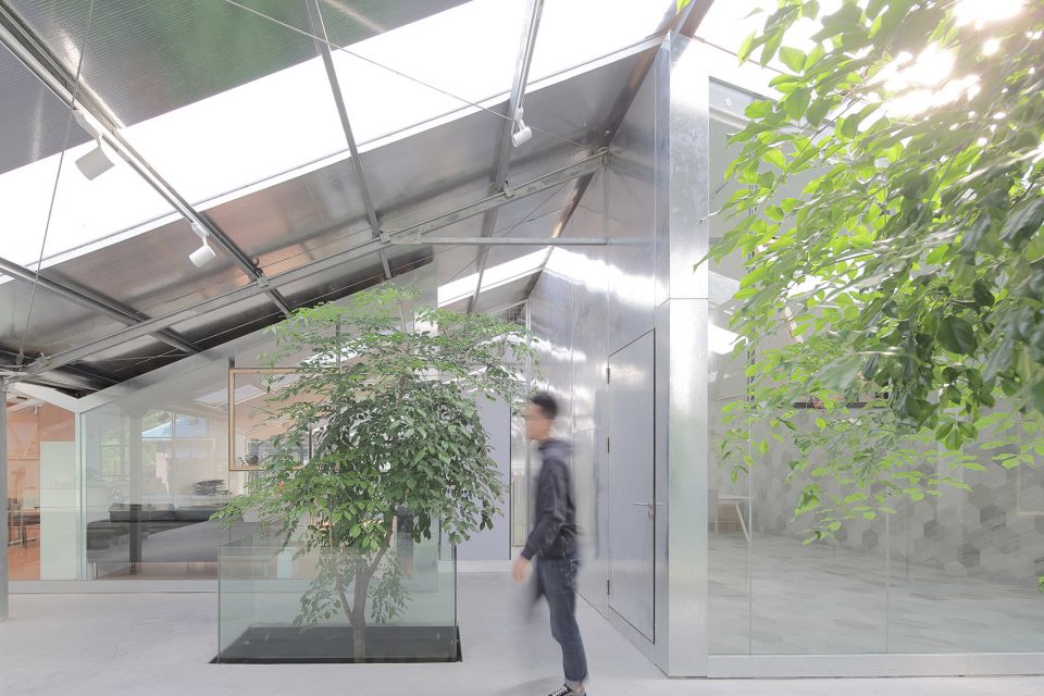 Work studio in a Plant house By O office Architects