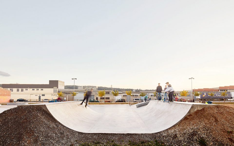 NAVARCLES SKATEPLAZA By PMAM SKATE ARCHITECTS