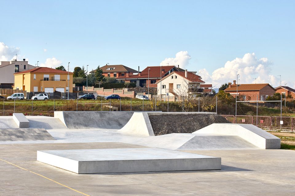 NAVARCLES SKATEPLAZA By PMAM SKATE ARCHITECTS