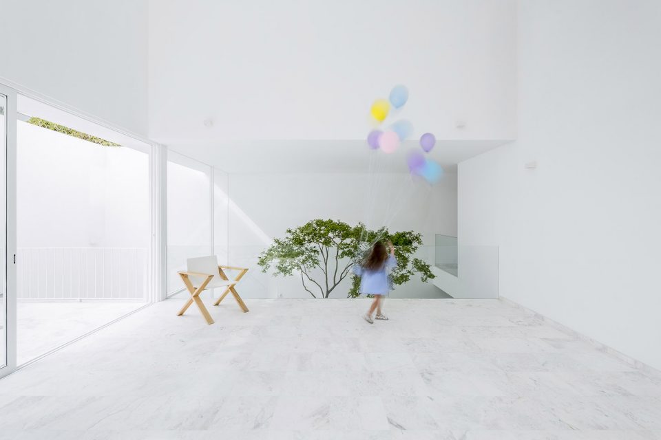 The Cave By Abraham Cota Paredes Arquitectos
