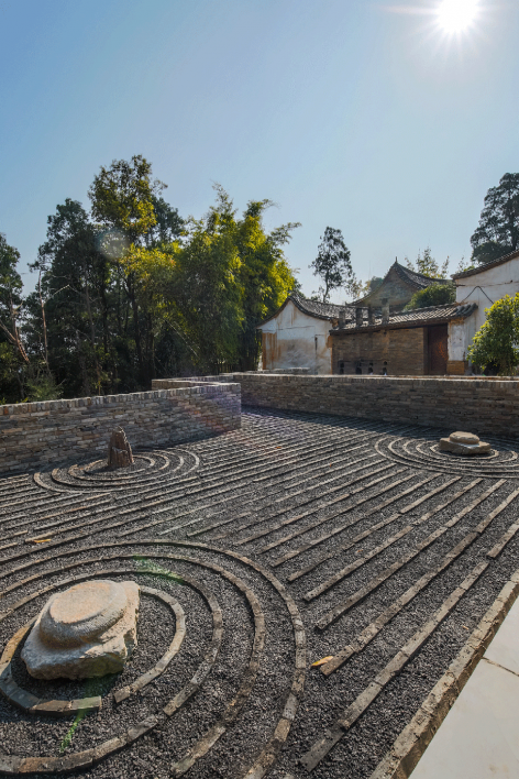 An Introduction to the Xiushan Temple Environmental By YAD