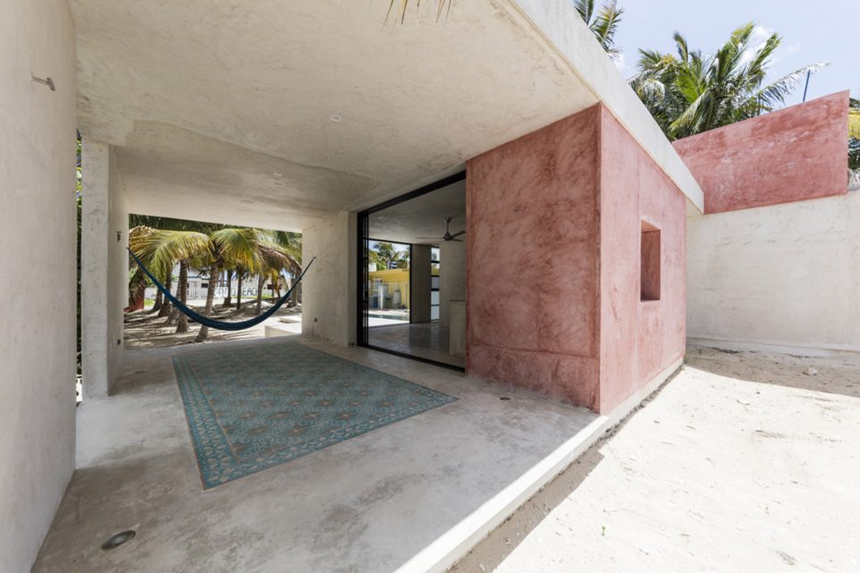 El Palmar summer house by David Cervera