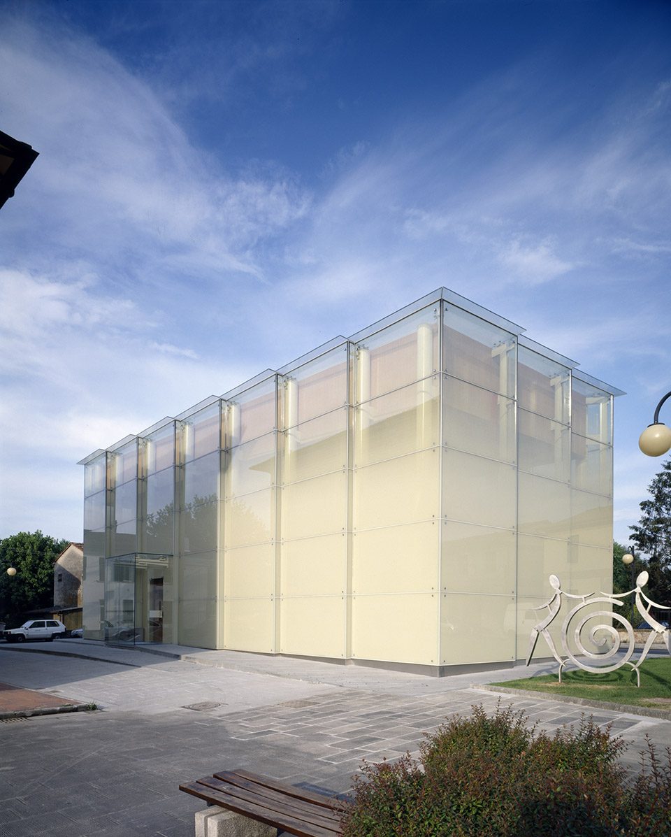 Giuseppe Lazzareschi Foundation Centre by Pietro Carlo Pellegrini