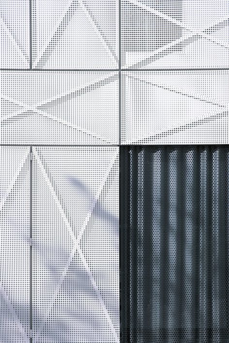 Villa Criss Cross Envelope By OFIS Architects