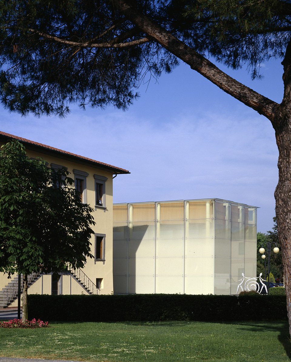 Giuseppe Lazzareschi Foundation Centre by Pietro Carlo Pellegrini
