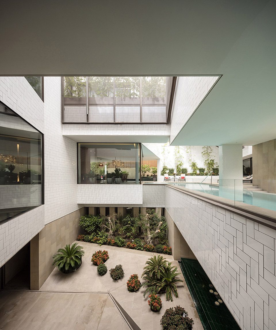 Three Gardens House By AGi architects