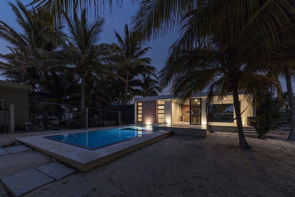 El Palmar summer house by David Cervera