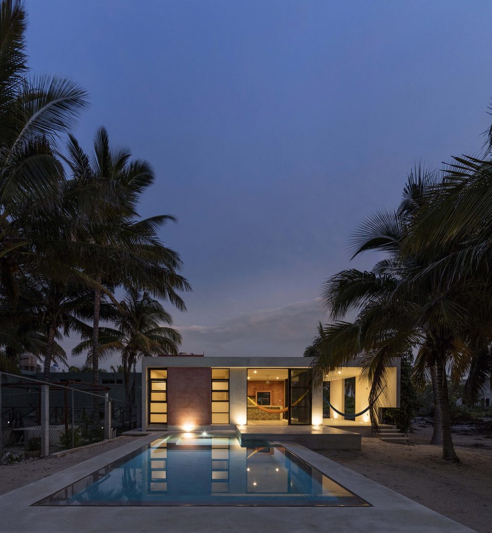 El Palmar summer house by David Cervera