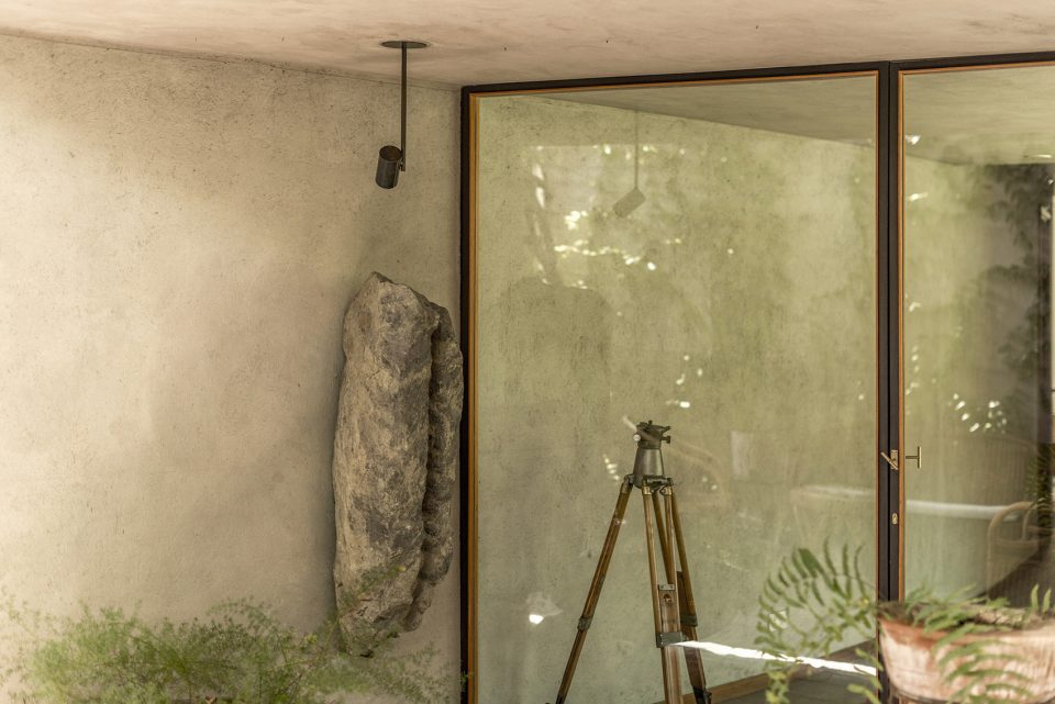 Entrance and terrace in Lima by Ghezzi Novak 1