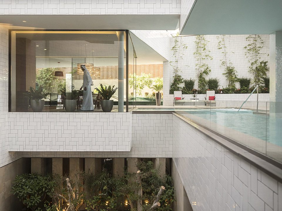 Three Gardens House By AGi architects