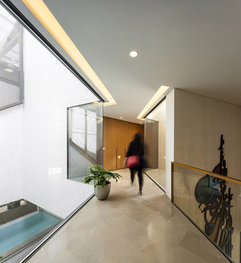 Three Gardens House By AGi architects