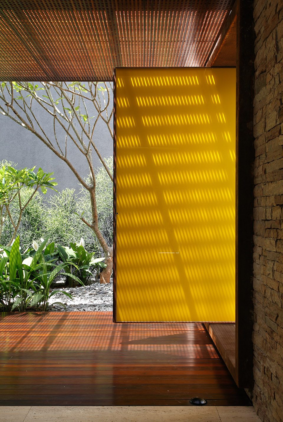 AH HOUSE STUDIO GUILHERME TORRES 2