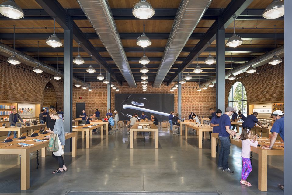 Apple Williamsburg Peter Aaron 417