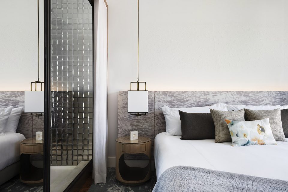 Dream Hotel 520 BronzeKing 0203