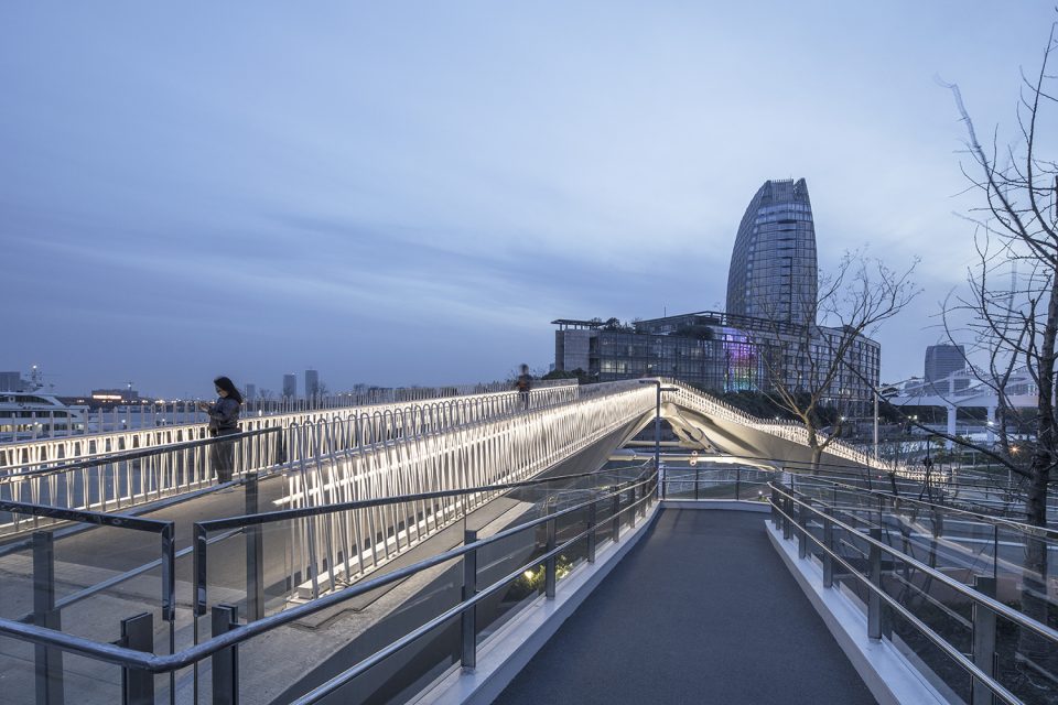 Footbridge on Rihui River By Atelier Deshaus 009