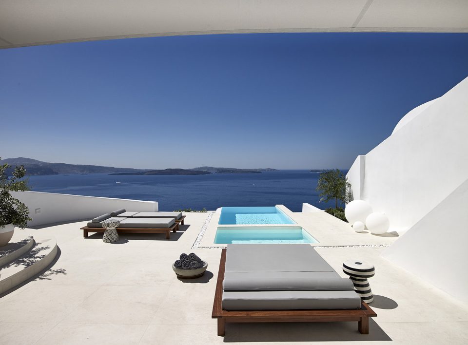 SUMMER HOUSE IN OIA By kapsimalis architects