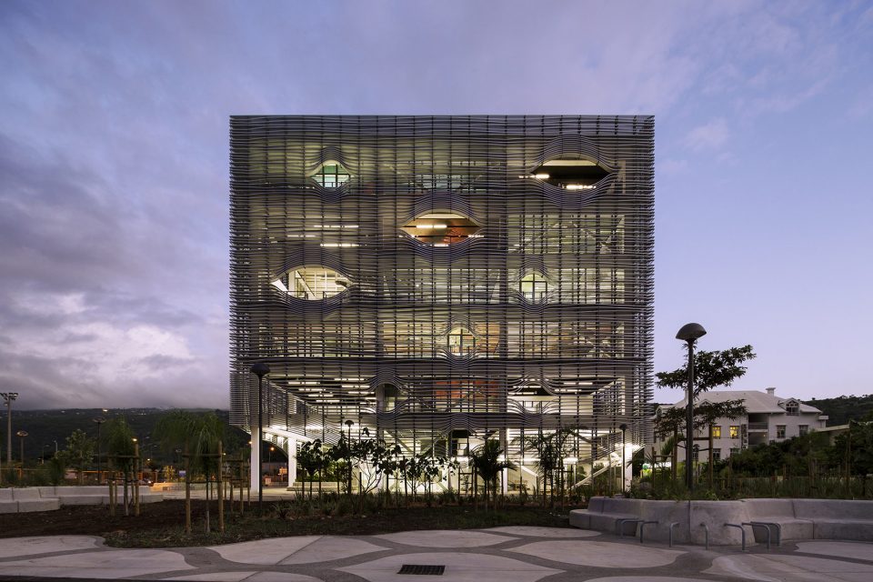 MEDIA LIBRARY ST PAUL By PERIPHERIQUES Architects