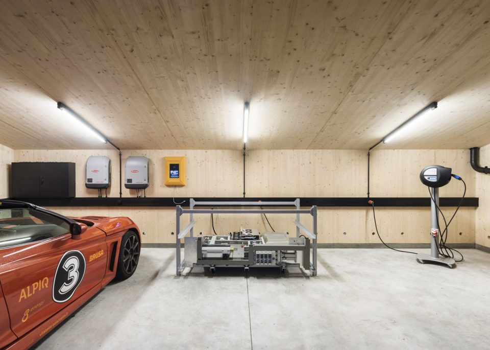 SUN2WHEEL Solar Carport by Bardellitesta architetti