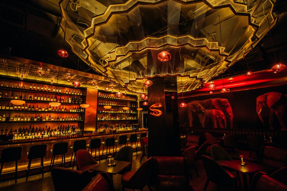 Slogan Bar China by TAO studio
