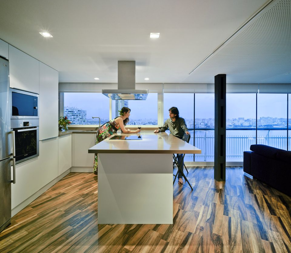 Lluna’s Apartment by COR ASOCIADOS ARQUITECTOS Miguel Rodenas Jesús Olivares