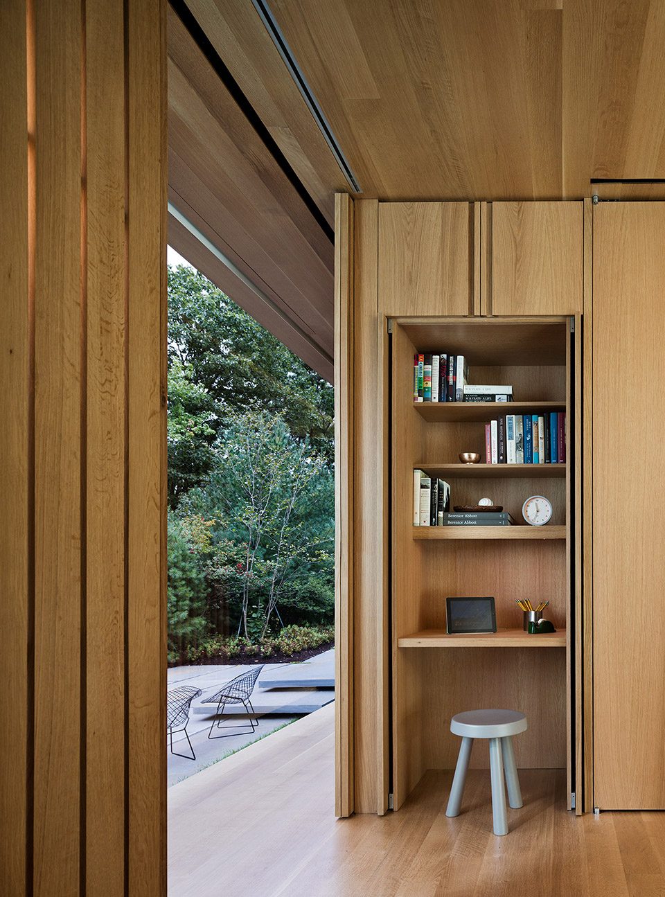 LM Guest House By Desai Chia Architecture