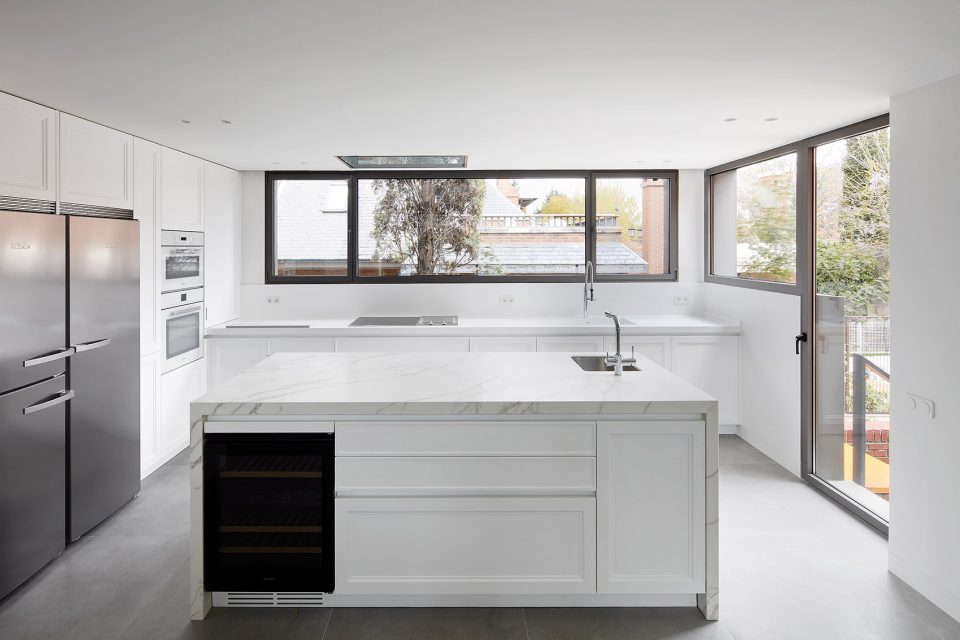 house md by lucas y hernandez gil arquitectos