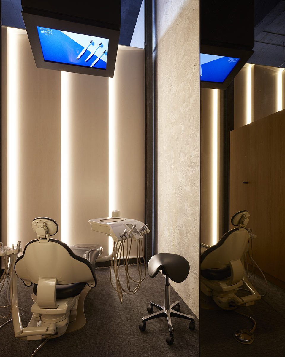Studio Dental by Montalba Architects