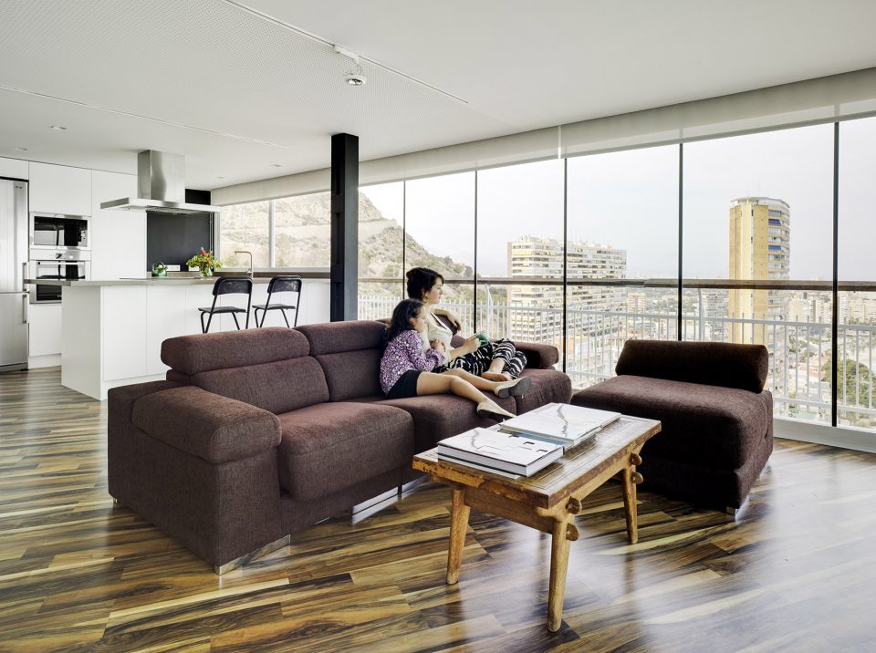 Lluna’s Apartment by COR ASOCIADOS ARQUITECTOS Miguel Rodenas Jesús Olivares
