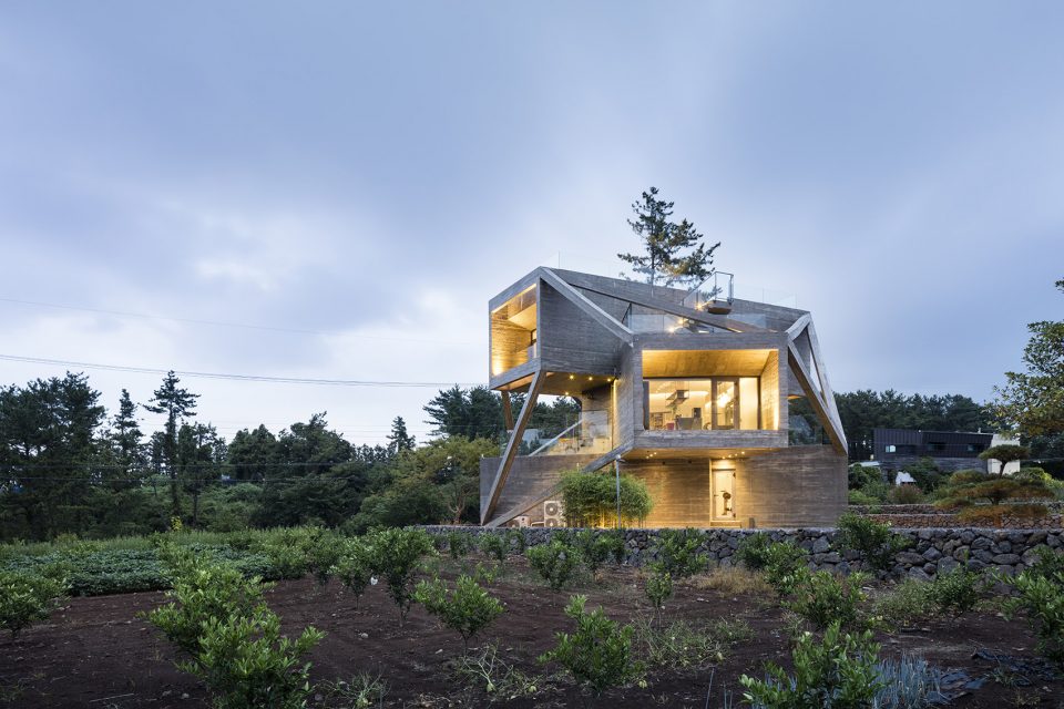 Simple House By Moon Hoon