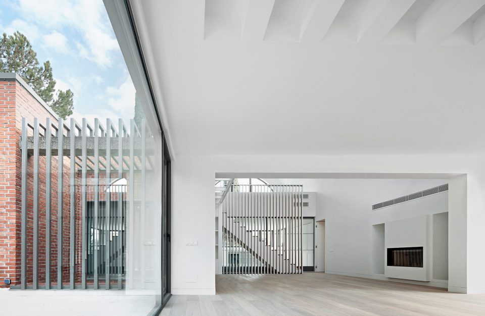 house md by lucas y hernandez gil arquitectos