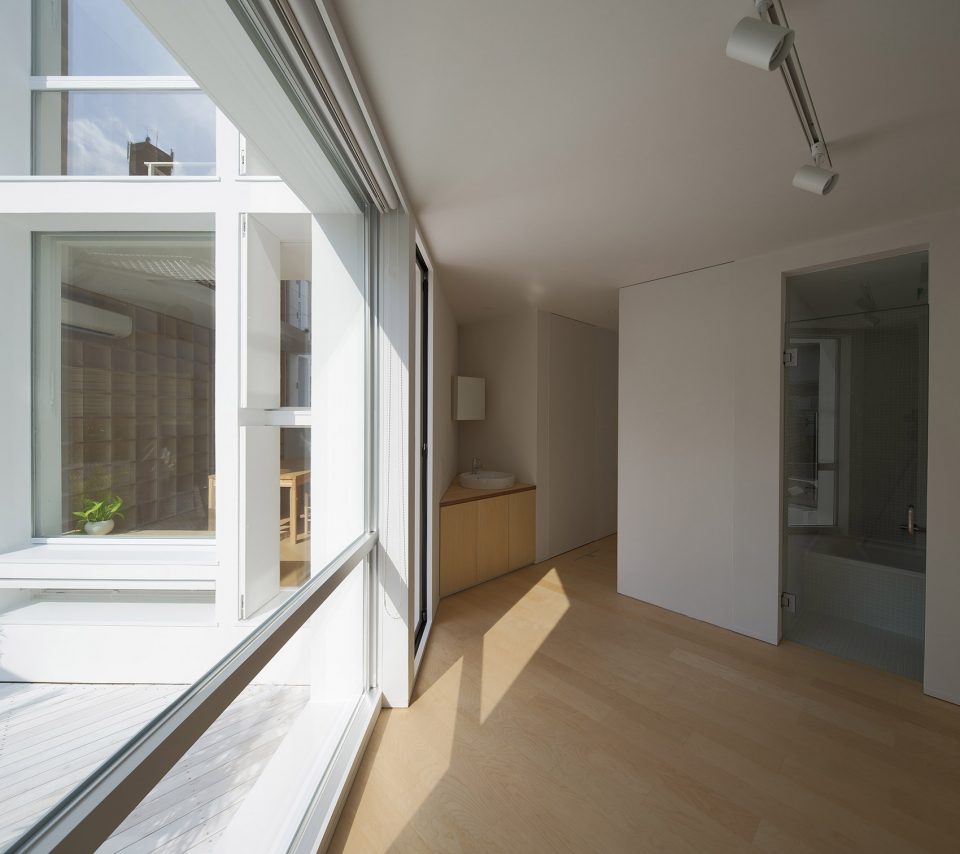 House with 30000 Books By Takuro Yamamoto Architects