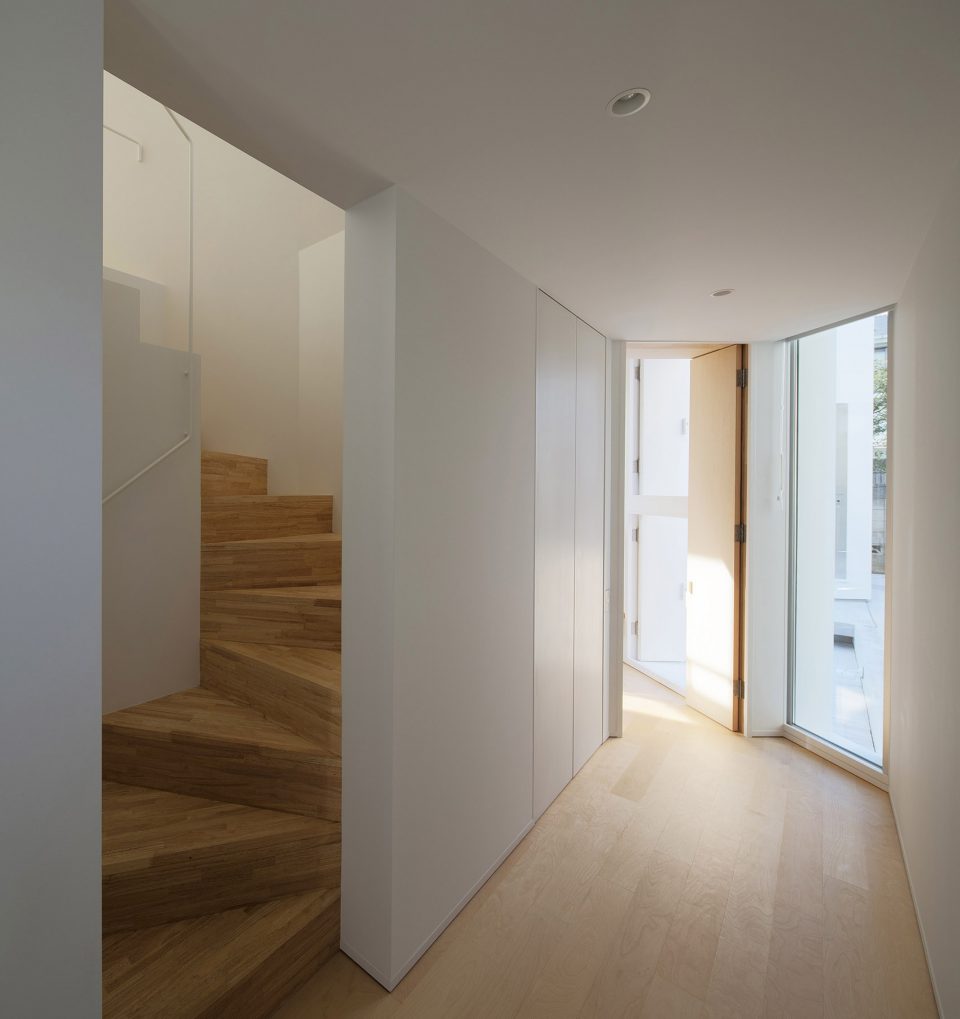 House with 30000 Books By Takuro Yamamoto Architects