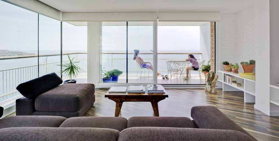 Lluna’s Apartment by COR ASOCIADOS ARQUITECTOS Miguel Rodenas Jesús Olivares