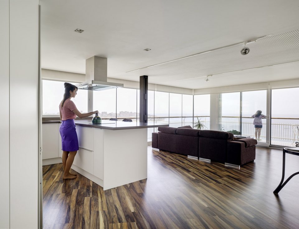 Lluna’s Apartment by COR ASOCIADOS ARQUITECTOS Miguel Rodenas Jesús Olivares