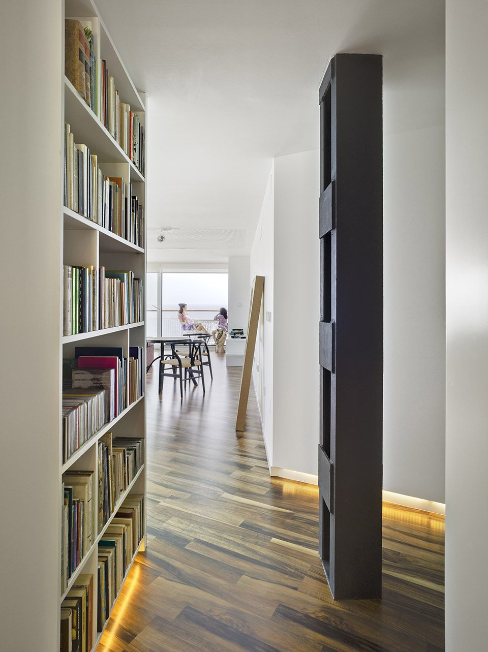 Lluna’s Apartment by COR ASOCIADOS ARQUITECTOS Miguel Rodenas Jesús Olivares
