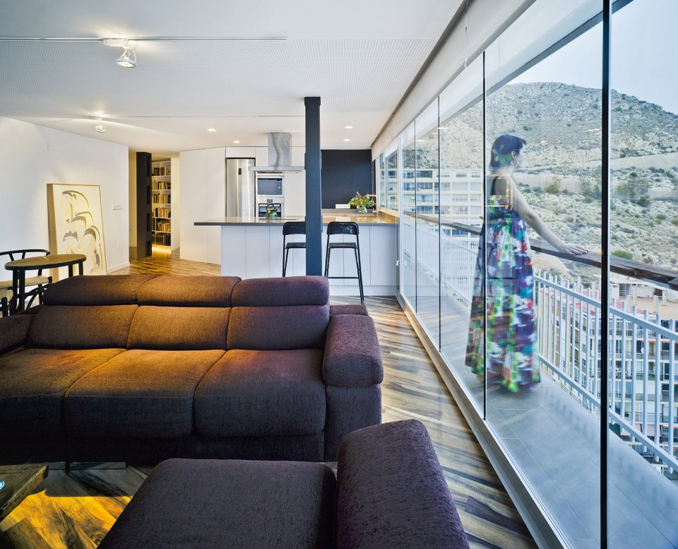 Lluna’s Apartment by COR ASOCIADOS ARQUITECTOS Miguel Rodenas Jesús Olivares