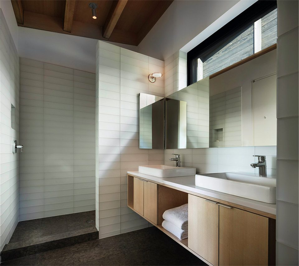Michigan Lake House By Desai Chia Architecture
