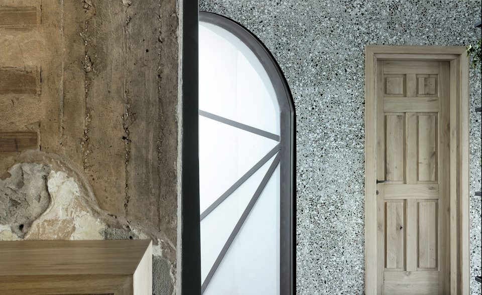 Black drop Greece By Ark4 lab of architecture