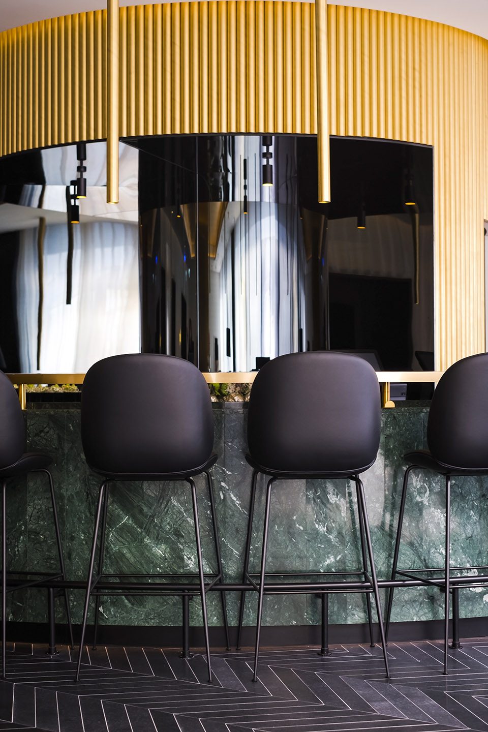 roomers munich lobby 02 concrete