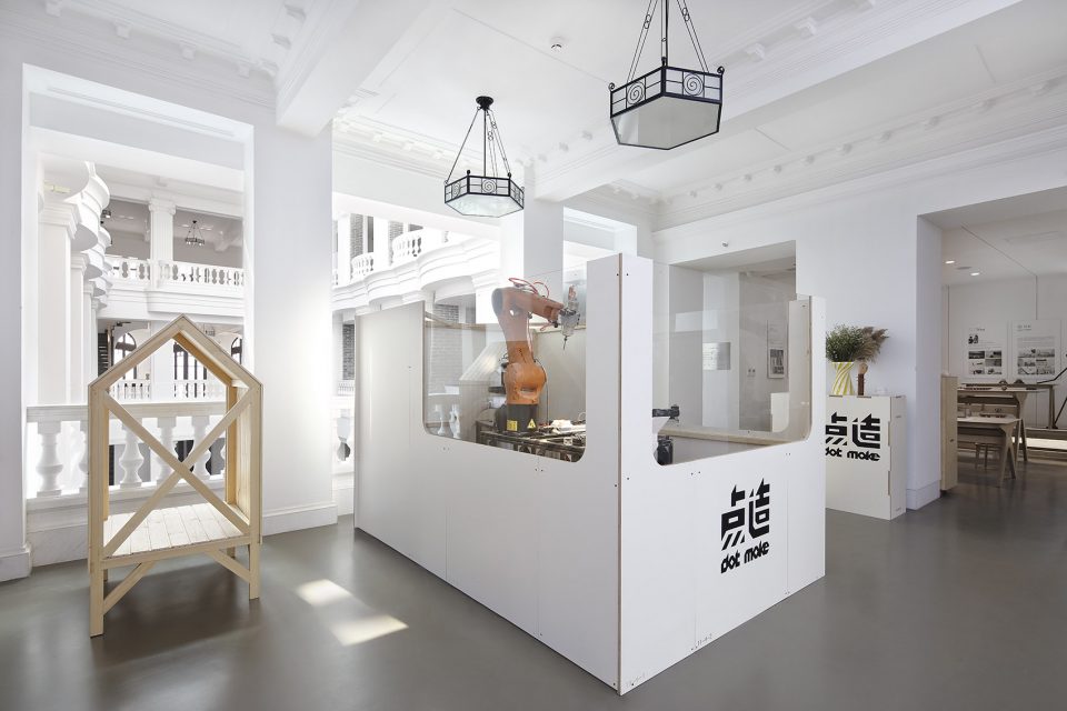 Kuka robot station 01 dot make popup store dot architects