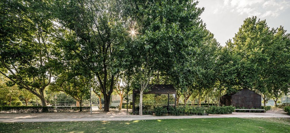 Tennis Padel school office By BETA.&oslash; architecture office