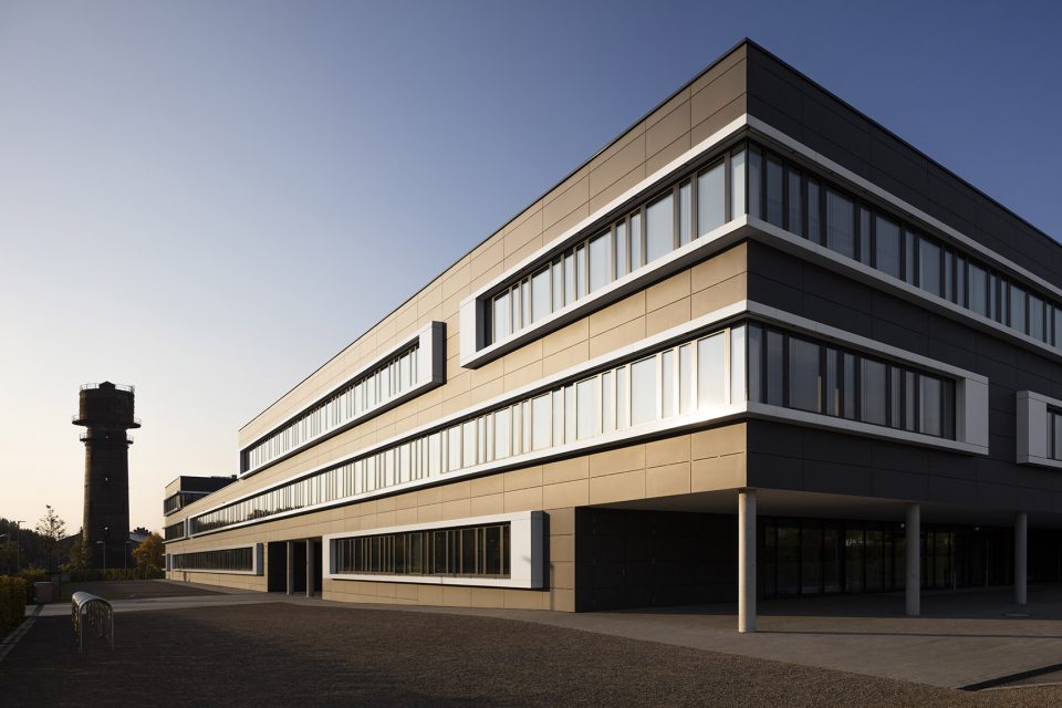 The school building of the Cultural and Educational Center in Alsdorf By gmp