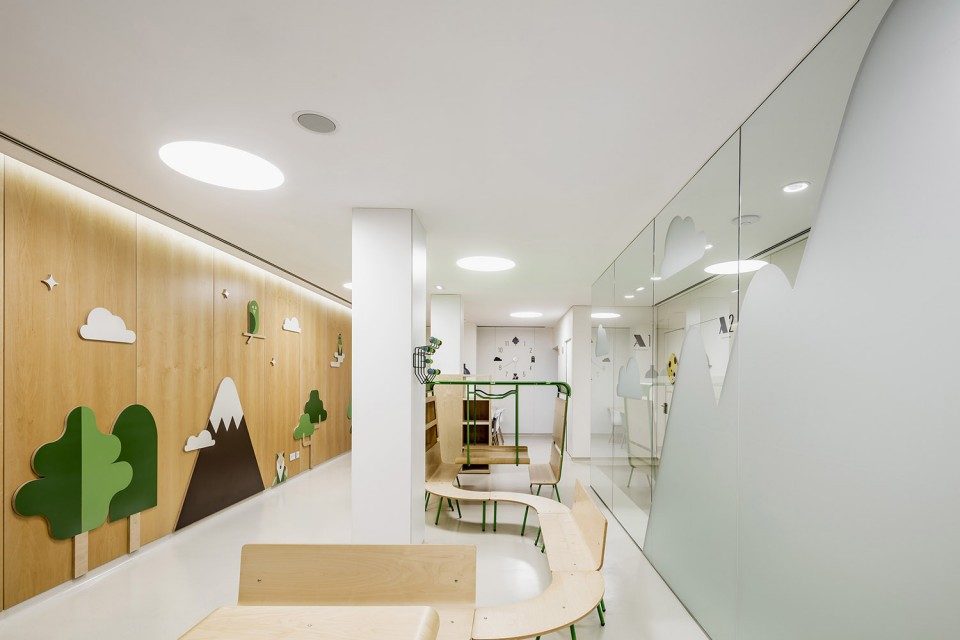 Children‘s Daytime Oncology and Hematology Center at Vall d’Hebron University Hospital by toormix 960x640