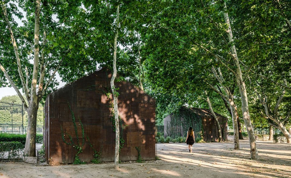 Tennis Padel school office By BETA.&oslash; architecture office