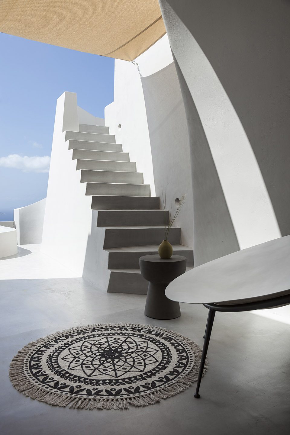 Two Holiday Houses in Firostefani by Kapsimalis Architects